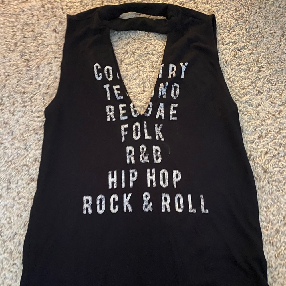 Muscle tank shirt
